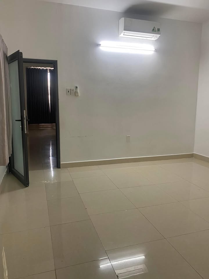 Phòng cho thuê nguyên tầng 2 tại Phước Hải, Nha Trang - Diện tích 53m² giá chỉ 3 triệu/tháng!