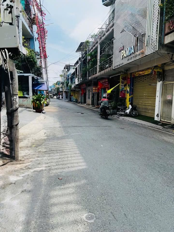 Bán FrontHouse mặt tiền Võ Thành Trang, Tân Bình 117m² giá 15.86 tỷ - Cơ hội đầu tư lý tưởng!