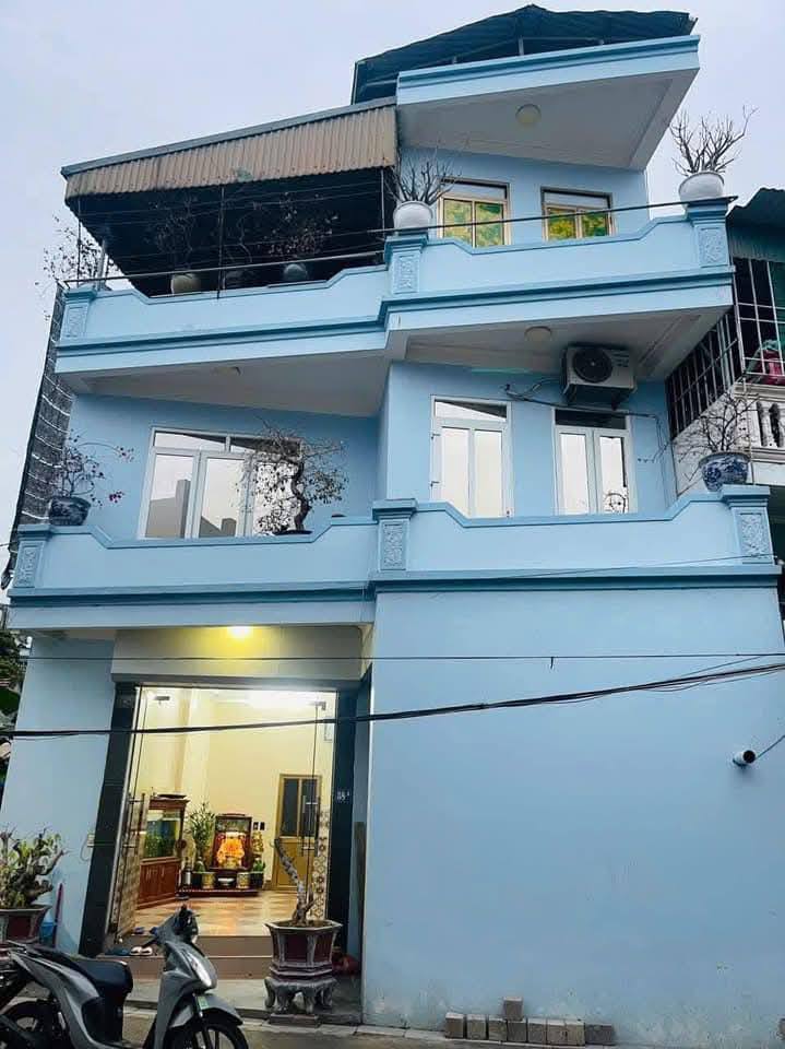 Nhà bán ngõ 10 Cao Xanh, Hạ Long 66m² giá 2.1 tỷ - Ngõ xe tải vào tận nơi!