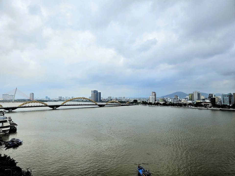 Văn phòng cho thuê Đường Trần Hưng Đạo, Sơn Trà, Đà Nẵng 240m² - Mặt bằng siêu đẹp!