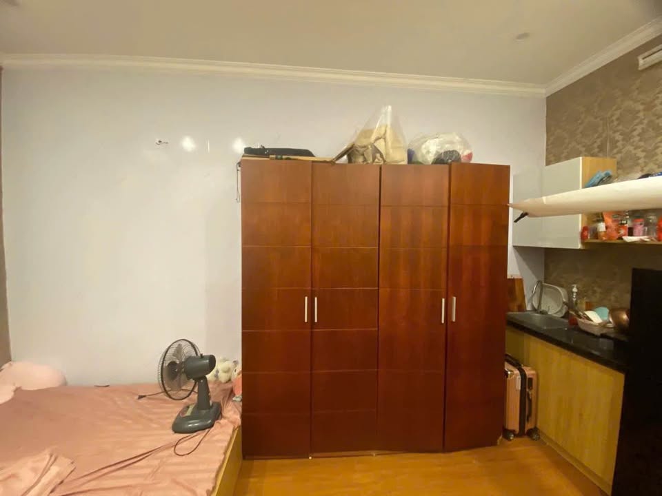 Phòng cho thuê tại 194 Đội Cấn, Ba Đình - Không chung chủ, ban công thoáng mát!