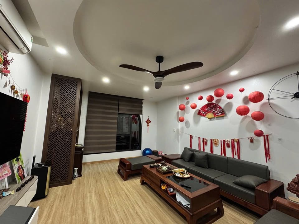 Cho thuê nhà phố liền kề Văn Phú 90m² giá 25 triệu - Nội thất sang trọng, thang máy hiện đại!