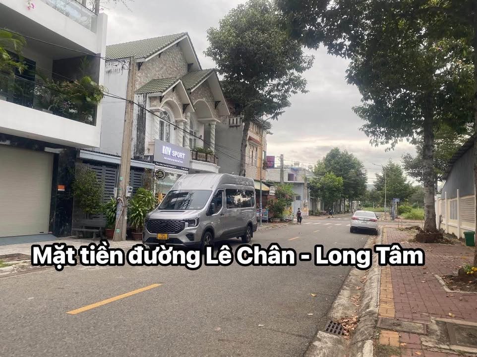 Đất nền mặt tiền đường Lê Chân, phường Long Tâm, 113m² - Giá 2.96 tỷ, không lỗi phong thủy!