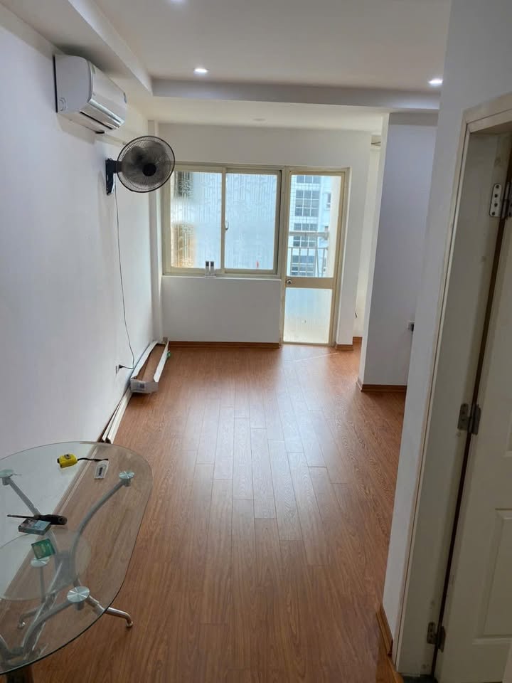 Căn hộ 60m² Tây Hồ giá 3 tỷ - Sổ đỏ chính chủ, thiết kế thông thoáng!