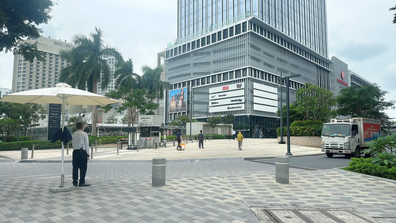 Nhà phố Lạc Long Quân Tây Hồ 50m² giá 30 tỷ - Đầu tư siêu hiếm!