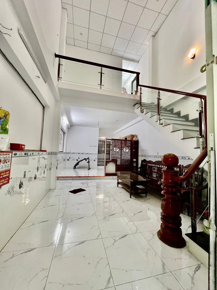 Nhà nguyên căn cho thuê tại Thạnh Lộc, Quận 12 - 64m² giá 7 triệu - Đậu xe thoải mái!