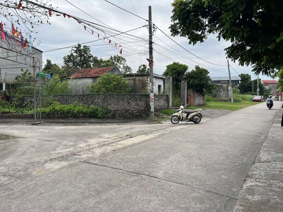 Đất 2 mặt tiền Yên Sơn 270m² giá 2.16 tỷ - Tặng nhà ở ngay!