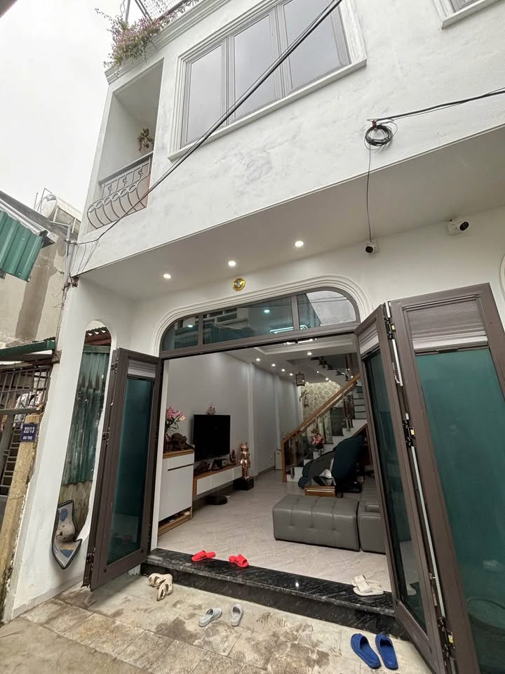 Nhà 2.5 tầng Quảng Hưng, Thanh Hóa 46.8m² - Sẵn sàng ở ngay với nội thất đầy đủ!