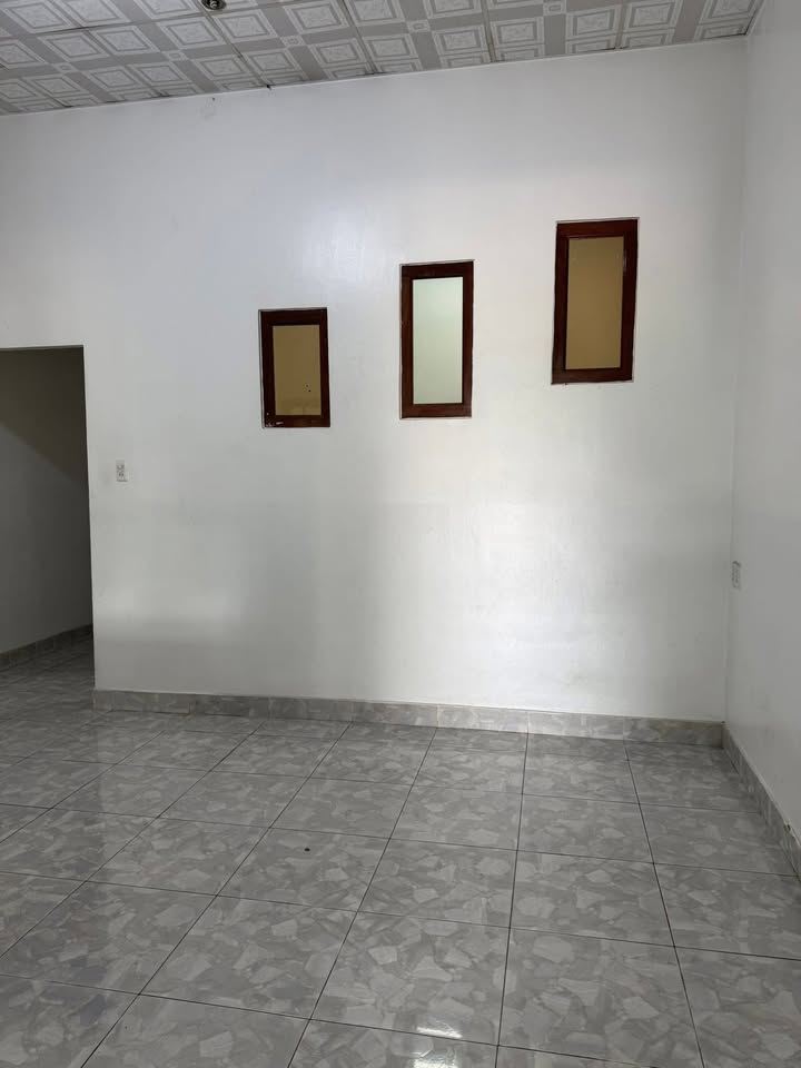 Nhà mặt tiền Phạm Ngọc Thạch Bảo Lộc 150m² giá 6 triệu - Kinh doanh thuận lợi!