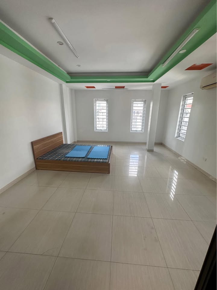 Cho thuê mặt phố lô góc Chiến Thắng, Văn Quán 40m² - Kinh doanh sầm uất!