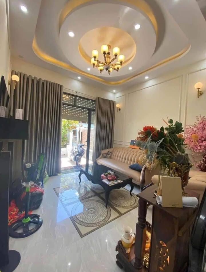 Nhà 2 tầng đường Tô Hiến Thành, Quy Nhơn 72m² giá 3.4 tỷ - Thiết kế đẹp, vị trí trung tâm!