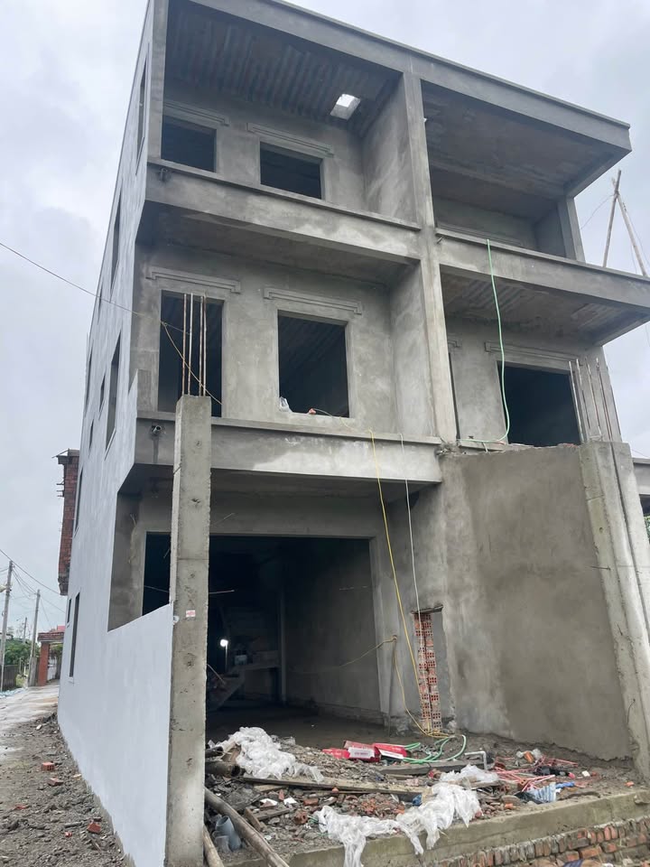 Nhà 3 tầng mặt đường Hoà Thuận, Vinh - Diện tích 56m² giá chỉ 3.3 tỷ - Thiết kế hiện đại, không điểm chê!