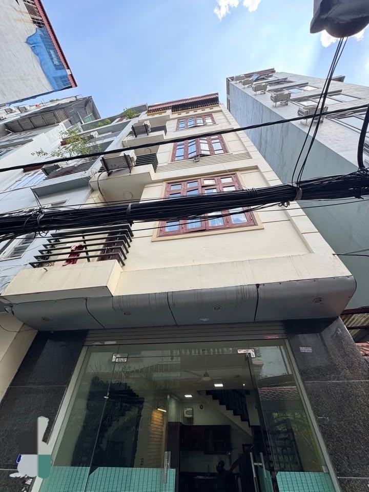 Nhà phố ẩm thực Chùa Láng, Đống Đa - 40m² giá 15 tỷ - Sổ đỏ chính chủ!