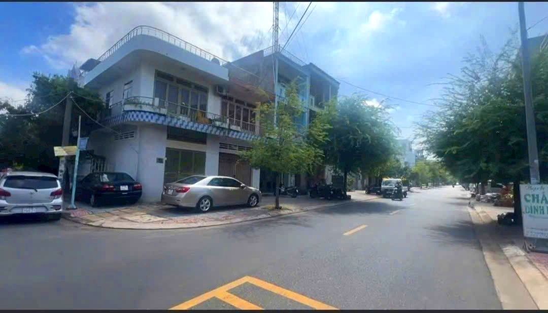 Nhà phố mặt tiền Võ Văn Tần, 77m² giá 8.5 tỷ - Gần khu dân cư ổn định!