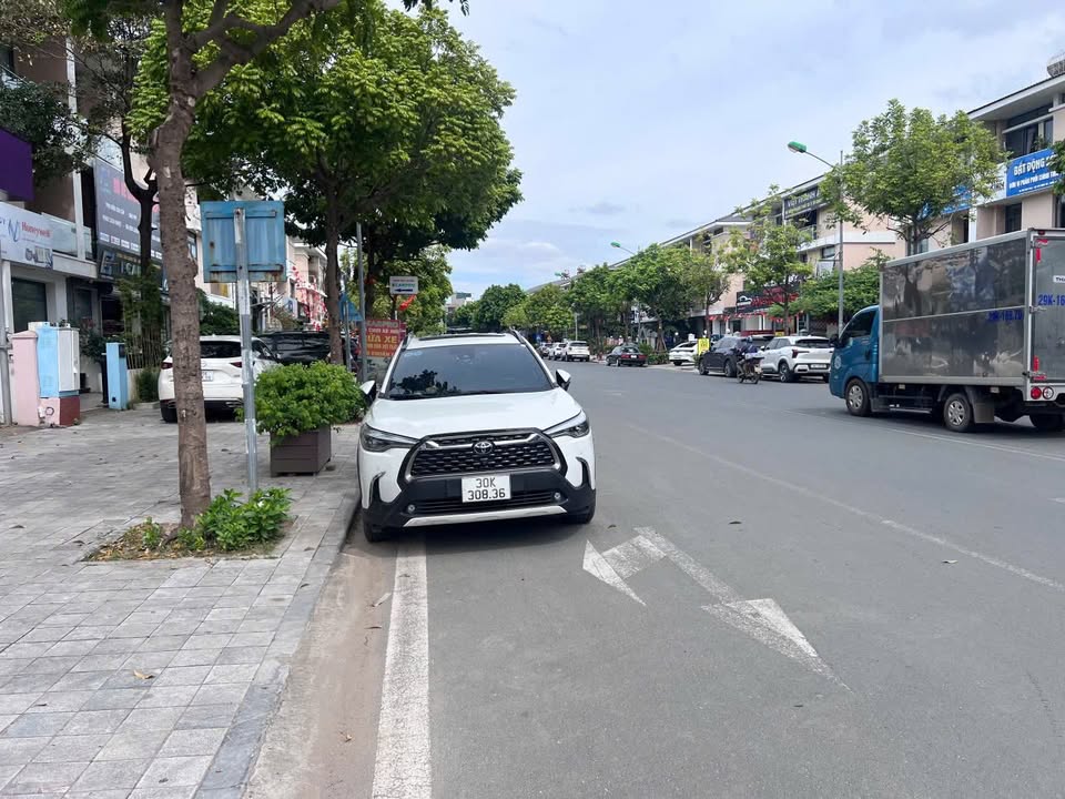 Biệt thự góc An Vượng Hà Đông 212m² giá 60 triệu - Mặt phố kinh doanh sầm uất!