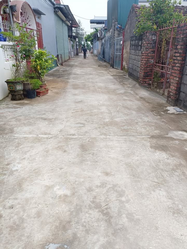 Đất thổ cư 89.7m² tại thôn Đốc Kính, Hương Sơn - Giá chỉ 1 tỷ VND!