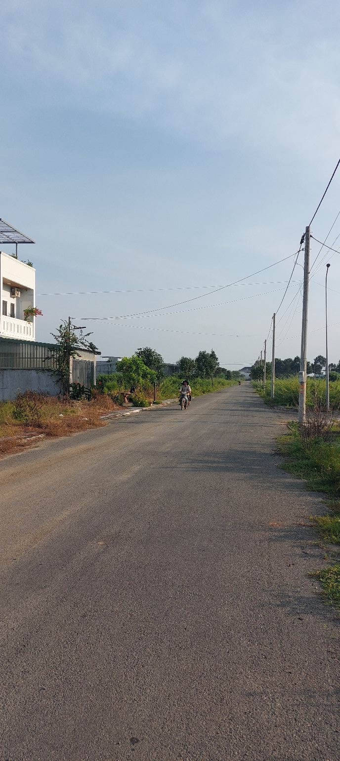 Đất nền Hòa Long Bà Rịa 100m² giá 1.98 tỷ - Hướng Đông, tiện ích đầy đủ!