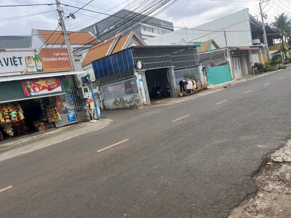 Nhà riêng Quận Long Khánh 153m² giá 3.2 tỷ - Hẻm xe hơi, gần trường học!