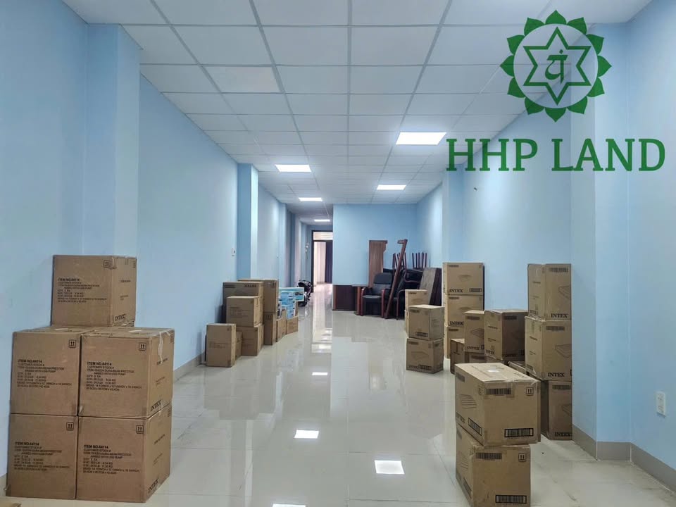 Cho thuê nhà mặt tiền Phạm Văn Thuận 156m² giá chỉ 25 triệu - Thang máy tiện lợi!