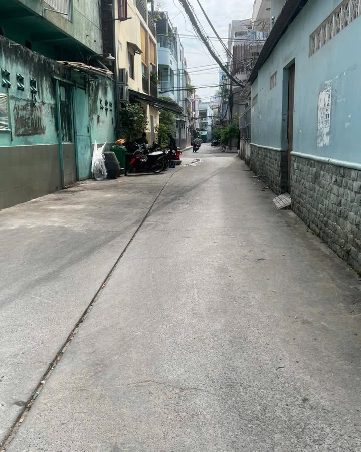 Nhà phố Lạc Long Quân quận 11, 60m² giá 8.99 tỷ - Khu dân cư an ninh yên tĩnh!