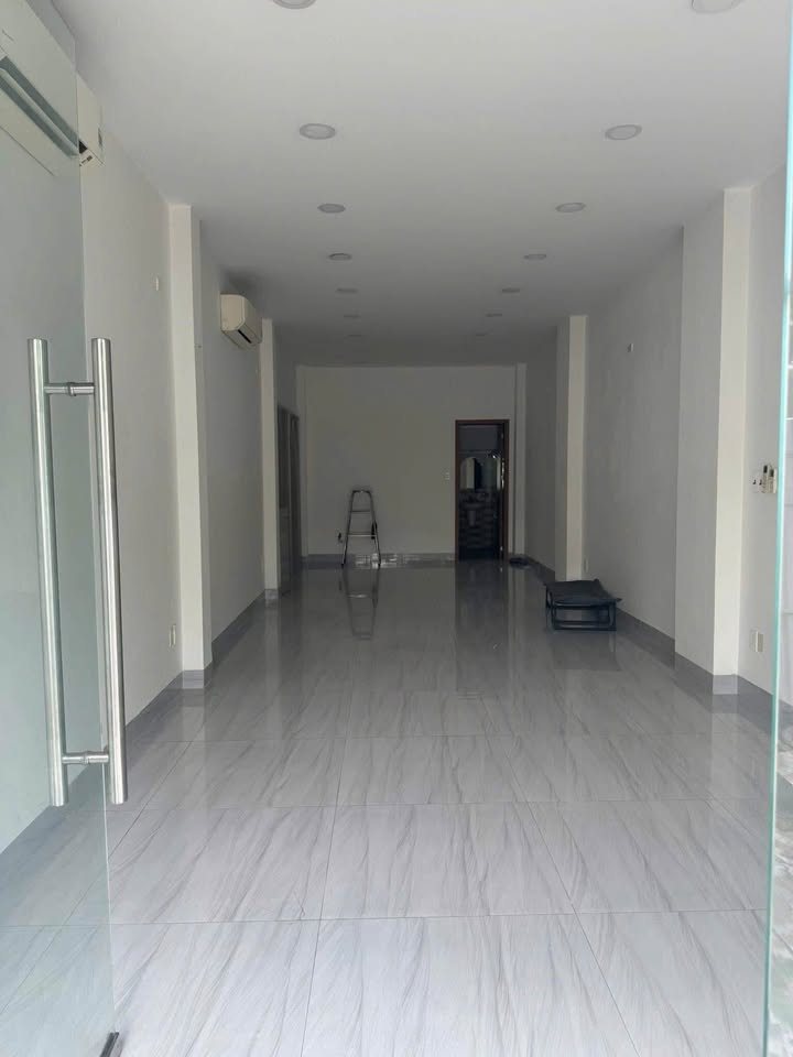 Nhà cho thuê 4 tầng mặt tiền Thích Quảng Đức, Phước Long - Đầy đủ nội thất, 22 triệu/tháng!