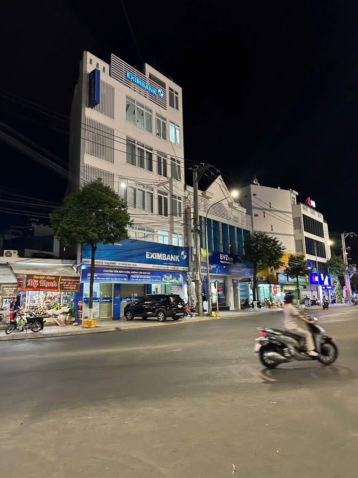 Nhà mặt tiền Nguyễn Đức Cảnh - Hoàng Diệu 137m² giá 21.23 tỷ - Kinh doanh sầm uất, gần biển!