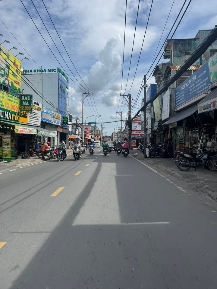 Nhà mặt tiền Tô Ngọc Vân, Thủ Đức 67m² giá 8 tỷ - Đầu tư sinh lời ngay!