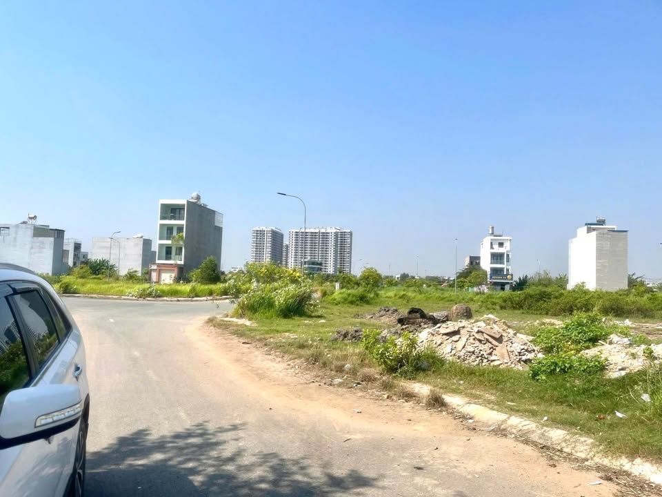 Nhà phố mặt tiền Long Trường, Thủ Đức 80m² giá 4 tỷ - Vị trí đắc địa, sát Centana!