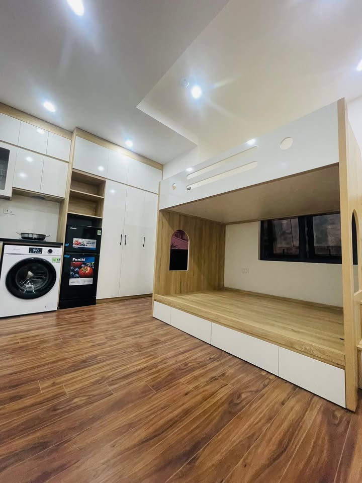 Phòng cho thuê tại Đường Láng, Đống Đa 30m² giá chỉ 5.8 triệu - Nội thất đầy đủ, vào ở ngay!