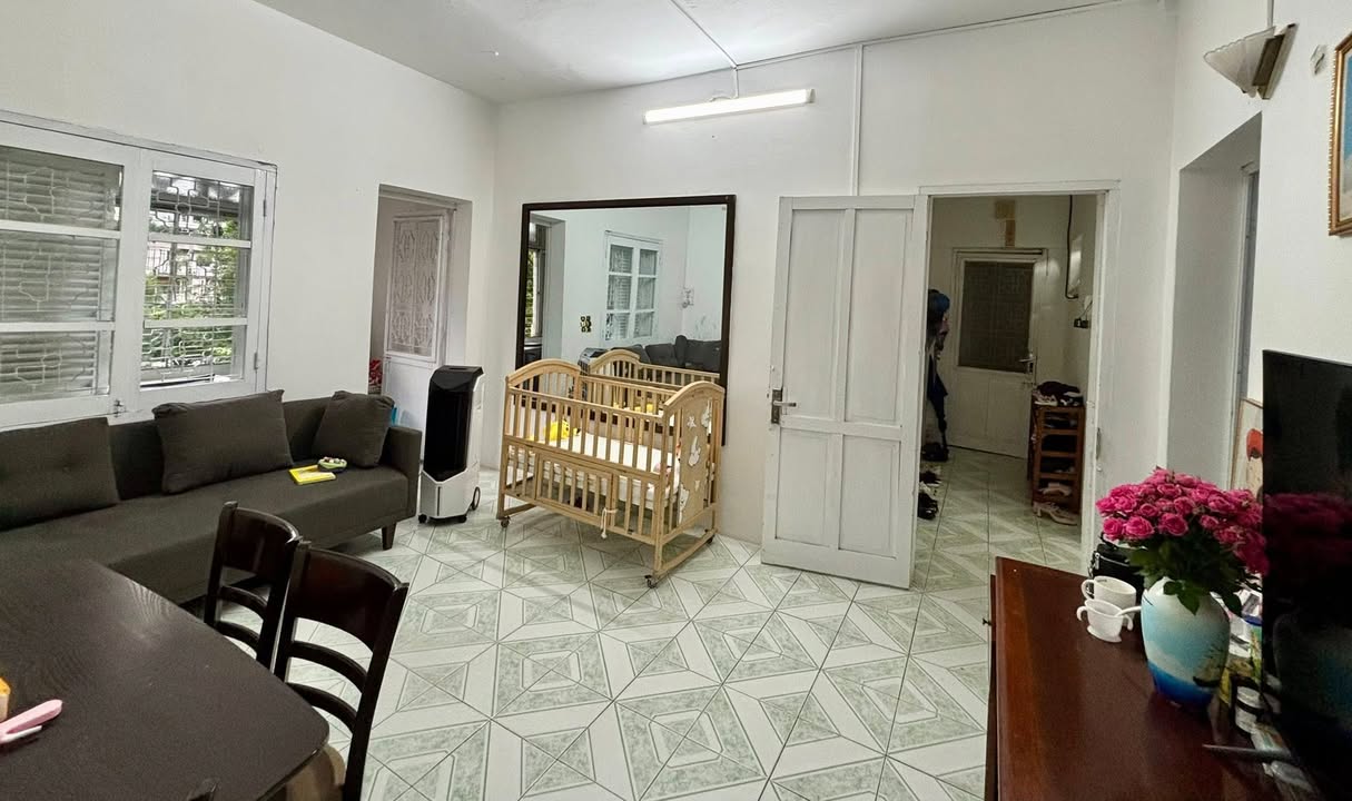 Căn hộ 2 ngủ cho thuê mặt phố Giảng Võ, 80m² - Nhà đã đầy đủ nội thất, tiện nghi!