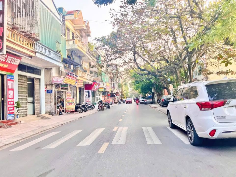 Nhà phố mặt đường Hoàng Công Chất - Quang Trung 60m² giá chỉ 6.05 tỷ - Kinh doanh sầm uất!