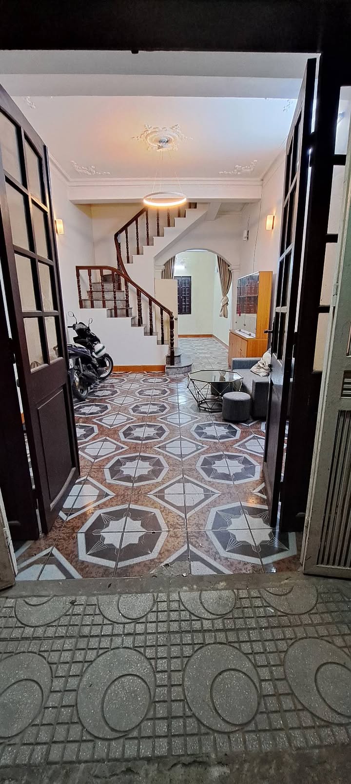 Nhà cho thuê phố Quỳnh Mai 52m² giá 15,5 triệu - Vị trí trung tâm thuận lợi!