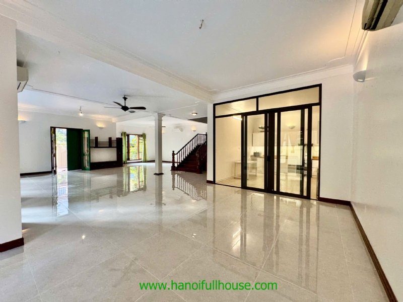 Bán gấp nhà mặt phố Từ Hoa, Quảng An 217m² giá 175 tỷ - Vị trí đắc địa bên Hồ Tây!