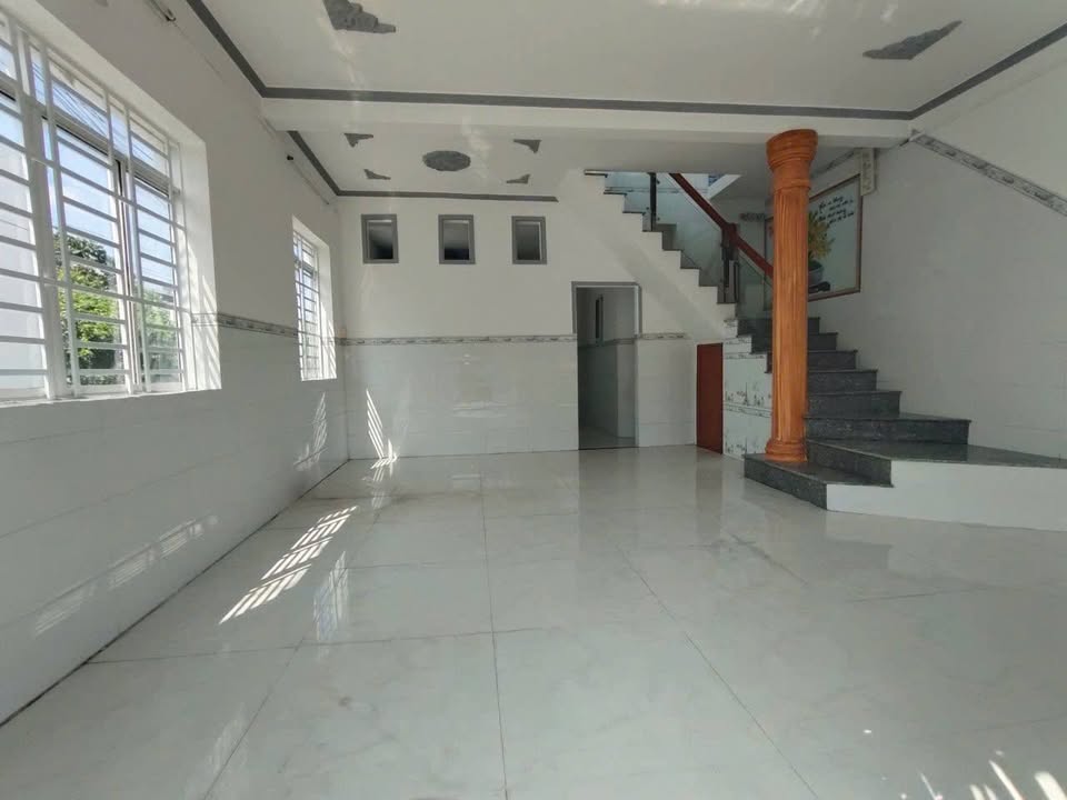 Nhà bán góc 1 trệt 1 lầu tại Vĩnh Quang, Rạch Giá - Giá 1,2 tỷ thương lượng!