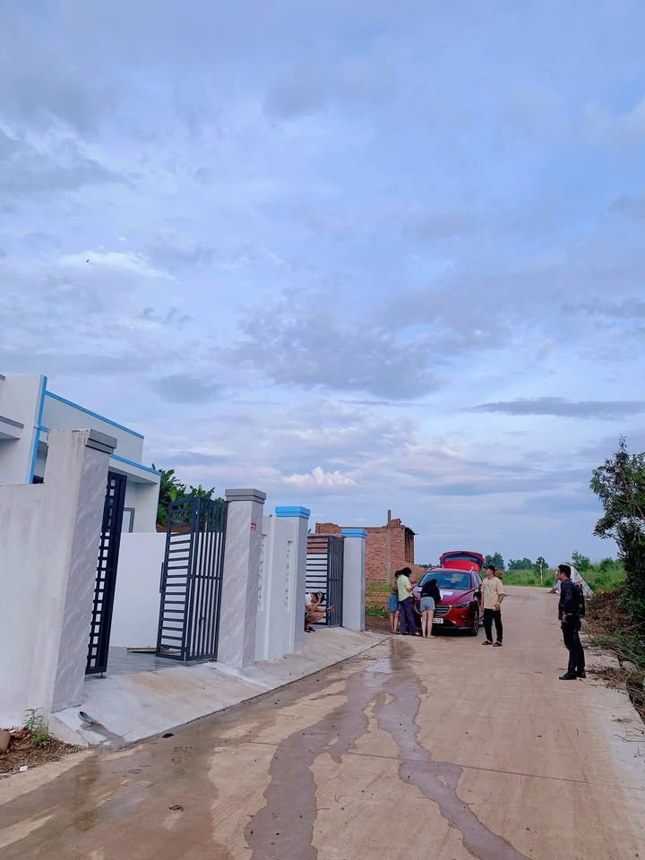 Nhà mới 120m² xã Bàu Hàm - Giá chỉ 1.09 tỷ, sẵn sàng vào ở!