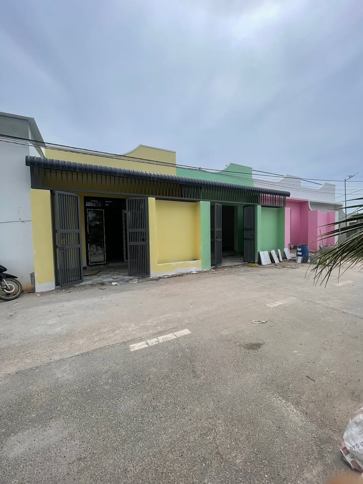 Nhà Nguyên Căn KDC Bến Lội - Lại An 2 Phòng Ngủ Giá 5 triệu - Thiết Kế Hiện Đại!