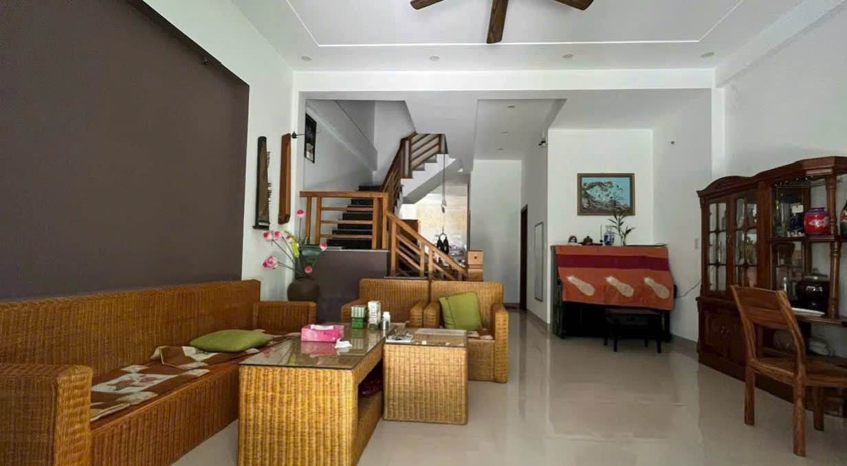 Nhà 2 tầng mặt tiền Nguyễn Phong Sắc, TP. Huế 112m² giá 6 tỷ - Chính chủ bán gấp!