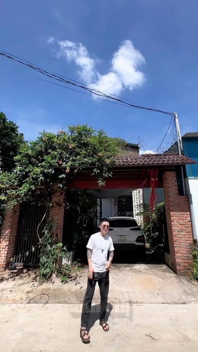 Nhà phố kinh doanh cafe Lê Thị Hồng Gấm, 144m² giá 2.2 tỷ - Vị trí đắc địa tại Pleiku!