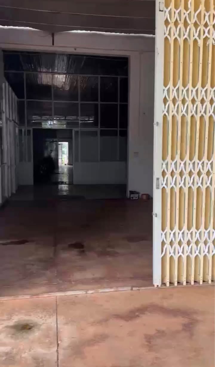 Kho cho thuê tại phường Tân Phú, 810m² chỉ 15 triệu/tháng - Rộng rãi, sạch sẽ!