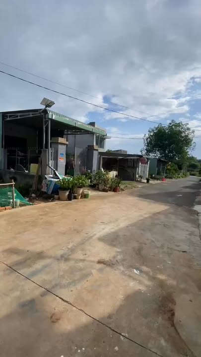 Nhà phố Tân Đồng, Đồng Xoài 50m² giá 1.35 tỷ - Sân đậu ô tô tiện lợi!