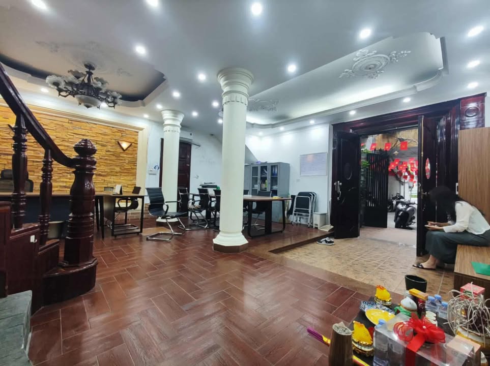 Cho thuê biệt thự Nguyễn Chí Thanh, Ba Đình 78m² giá 28 triệu - Ô tô đỗ cửa, thuận tiện sinh hoạt!