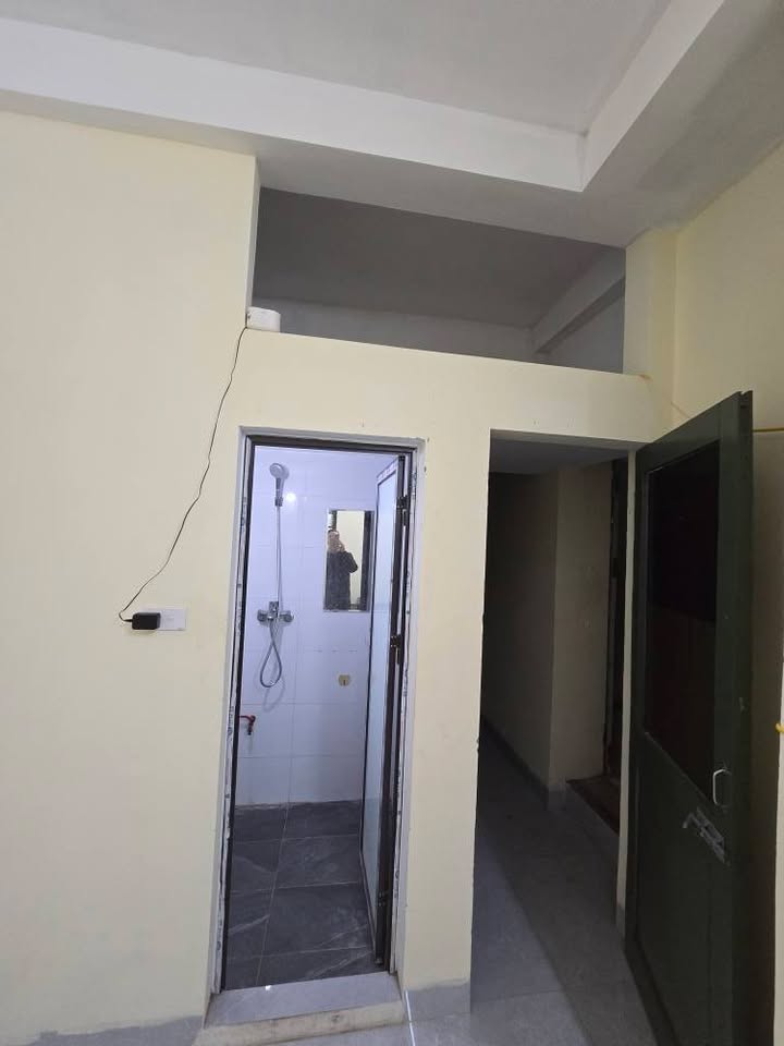 Phòng cho thuê 15m² tại Phúc Xá, Ba Đình - Giá chỉ 2.2 triệu/tháng