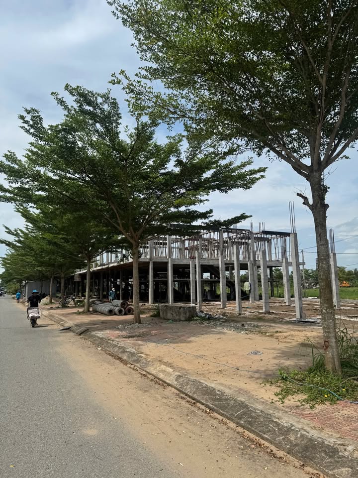 Nhà phố 2 tầng đường Võ Văn Kiệt, Trà Vinh 100.8m² giá 2.6 tỷ - Đầu tư sinh lời ngay!