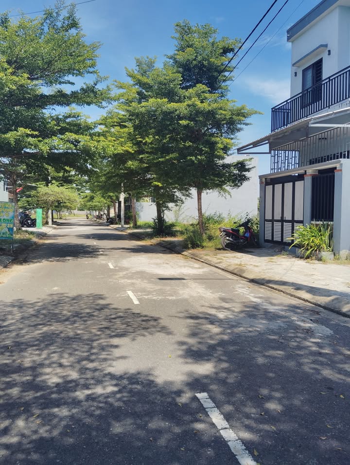 Đất nền Điện Ngọc 120m² giá chỉ 3.xx tỷ - Cơ hội đầu tư tuyệt vời!