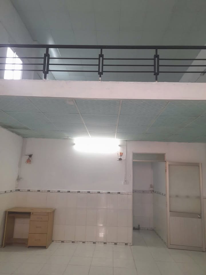 Nhà phố Bà Điểm 48m² giá 2.1 tỷ - Sổ hồng chính chủ, vị trí thuận lợi!