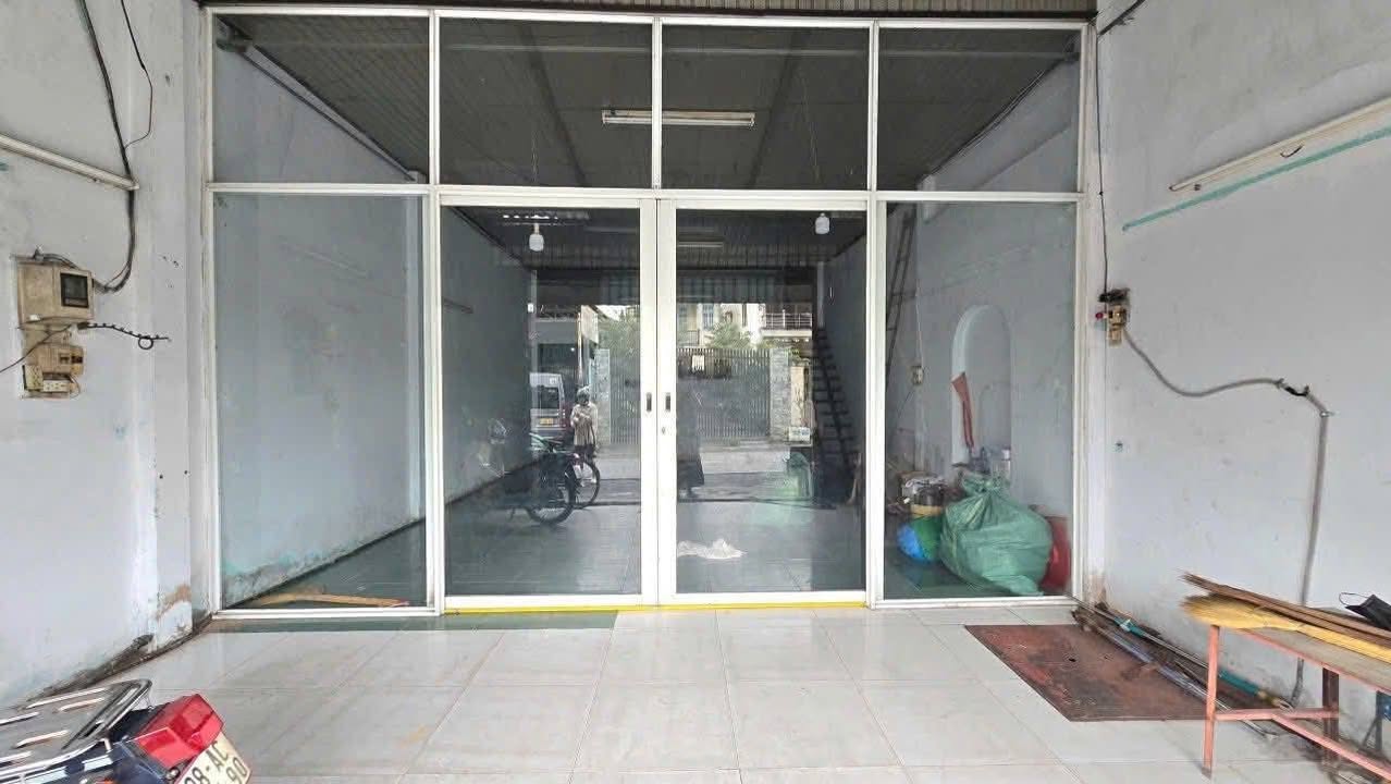 Nhà cho thuê Bà Điểm 150m² giá 12 triệu - Phù hợp kinh doanh tiệm tóc, tiệm may!