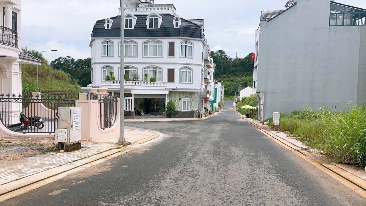 Lô đất Đà Lạt 85m² giá 6.7 tỷ - Vị trí đẹp, không dính cống!
