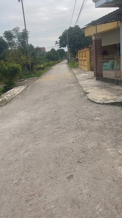 Đất tặng nhà 2 tầng tại Khánh Công 520m² - Mặt tiền rộng 33m, đường thông thoáng!