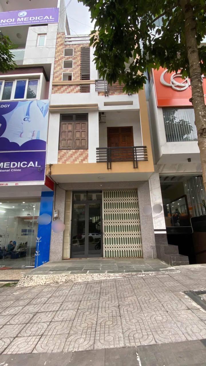 Nhà mặt tiền Nguyễn Tất Thành, Pleiku 130m² giá 11 tỷ - Đầu tư sinh lời tuyệt vời!
