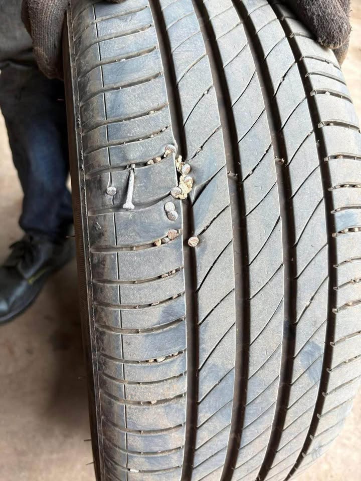 Đất nền lô góc 2 mặt tiền Trường Sơn, Pleiku 270m² giá chỉ 300 triệu - Cơ hội đầu tư hấp dẫn!